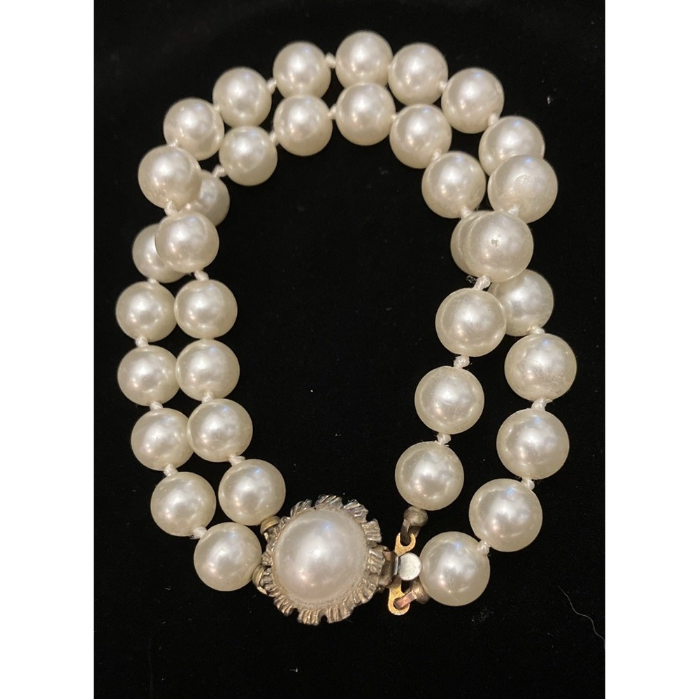Double Strand Faux Pearl Bead VTG Bracelet Gold Tone Round Cabochon Box Clasp 7"